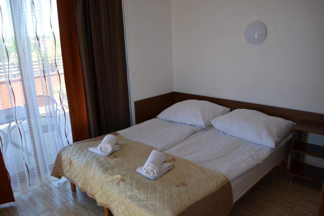 Gosciniec Kaszebe Bed & Breakfast Леба Екстериор снимка