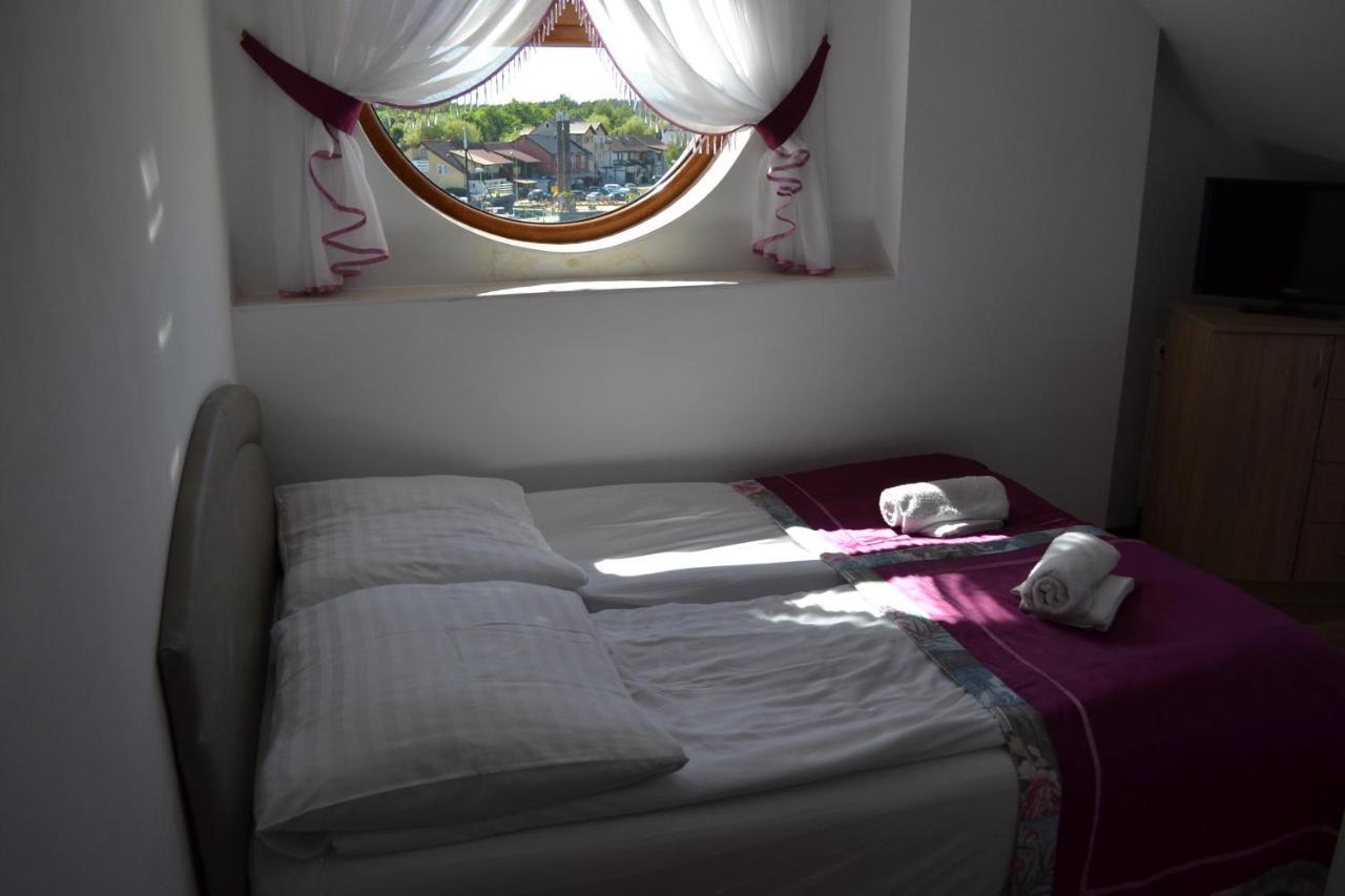 Gosciniec Kaszebe Bed & Breakfast Леба Стая снимка
